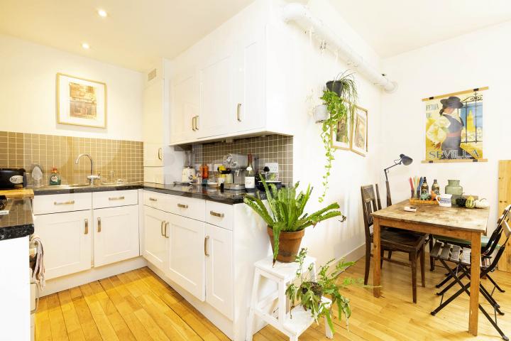Spacious modern 1 bedroom property in a beautiful conversion in Hackney Goulton Road, Hackney Central